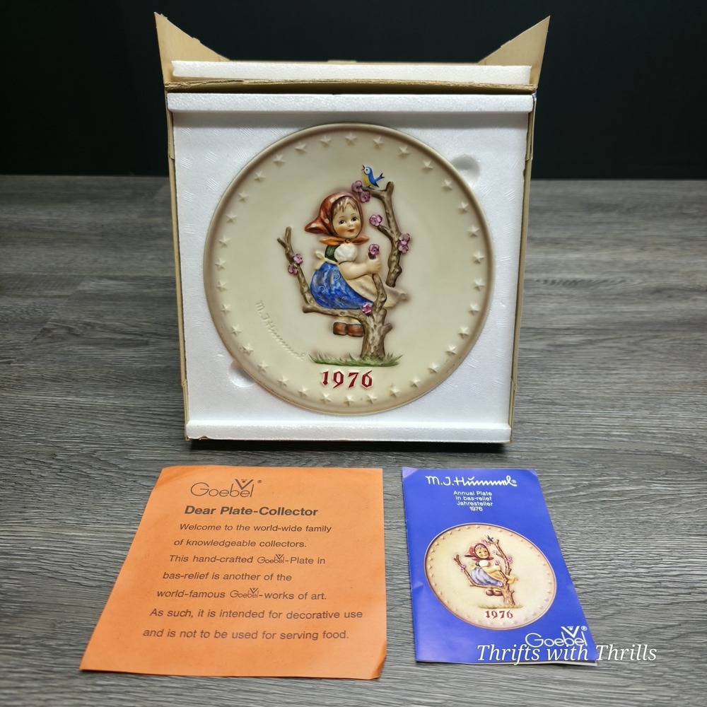 Vintage Goebel M.J. Hummel Annual Plate - 1976 Hum269 - Little Girl‎ In Tree